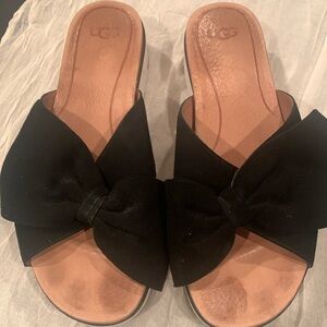 Slippers black with bowtie